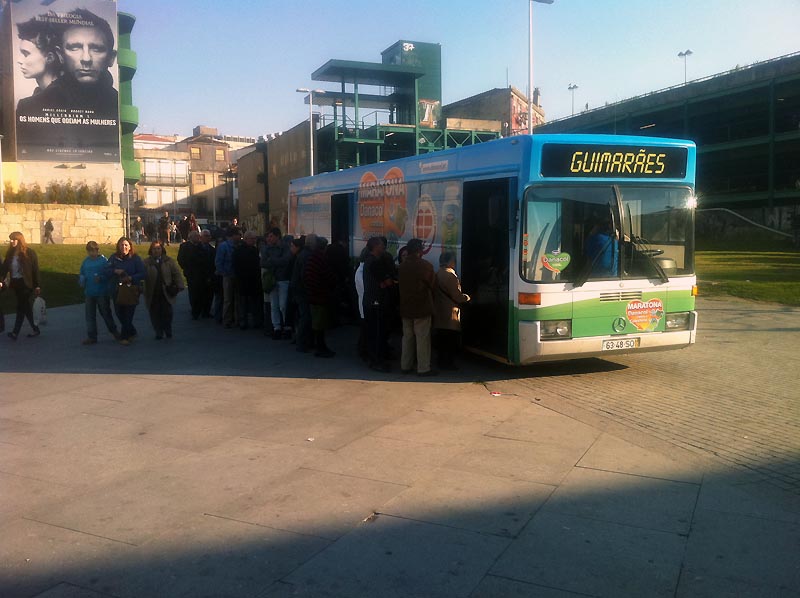 AUTOCARRO DA ROADSHOWBUS NO EVENTO DA DANACOL , MARATONA CONTRA O COLESTEROL, CIDADE DE GUIMARAES