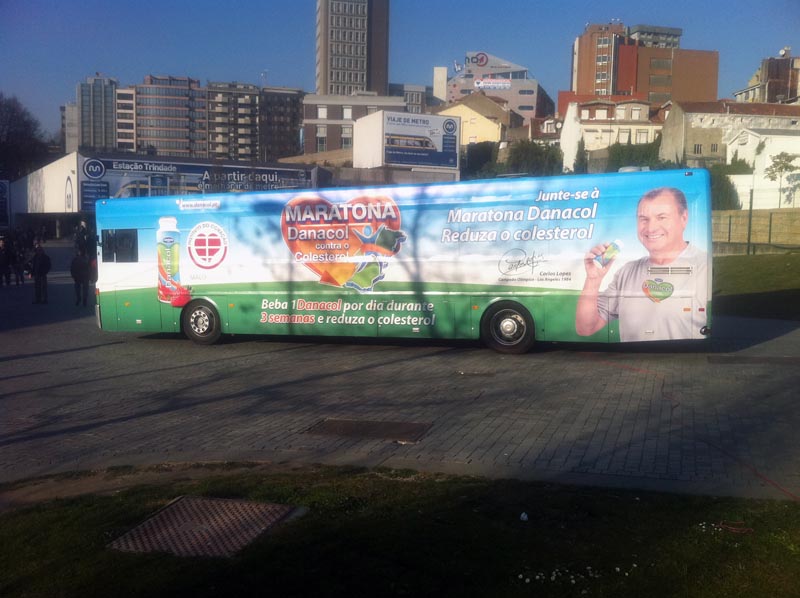 AUTOCARRO DA ROADSHOWBUS NO EVENTO DA DANACOL , MARATONA CONTRA O COLESTEROL, CIDADE DO PORTO