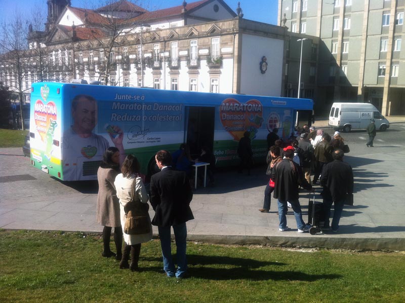 AUTOCARRO DA ROADSHOWBUS NO EVENTO DA DANACOL , MARATONA CONTRA O COLESTEROL, CIDADE DO PORTO