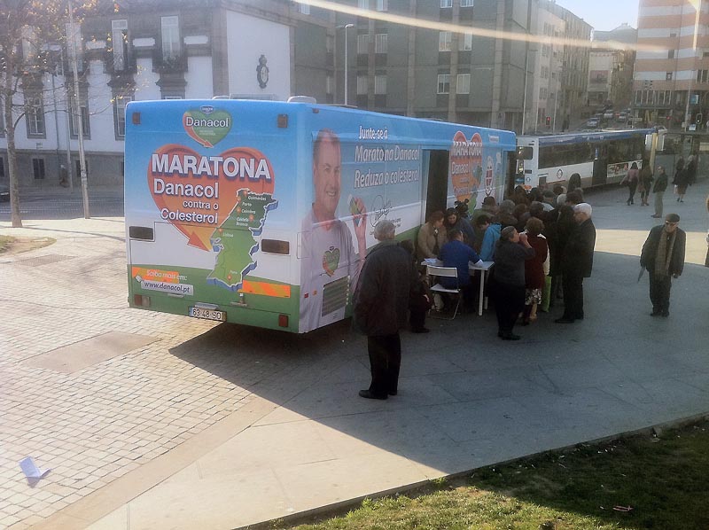 AUTOCARRO DA ROADSHOWBUS NO EVENTO DA DANACOL , MARATONA CONTRA O COLESTEROL, CIDADE DO PORTO