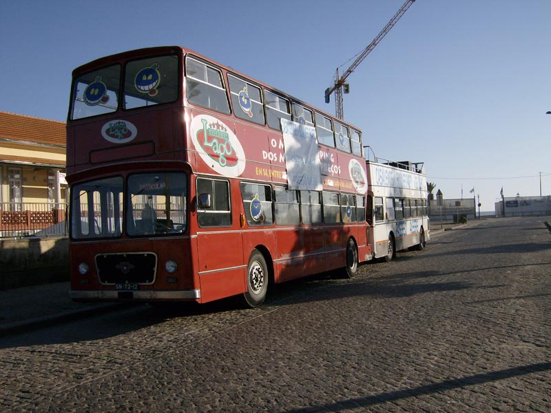 AUTOCARROS CLASSICOS DA ROADSHOWBUS NO EVENTO DO LAGO DISCOUNT E CASA LEMOS SUMMER PARTY