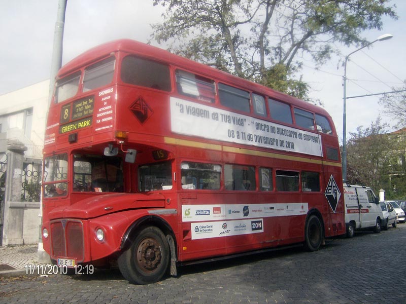 AUTOCARRO LONDRINO DA ROADSHOWBUS, AUTOCARRO DO EMPREGO UNIVERSIDADE DE COIMBRA