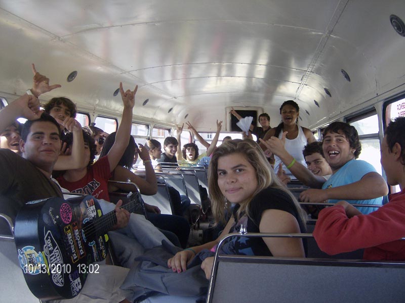 AUTOCARRO LONDRINO DA ROADSHOWBUS NA RIP CURL