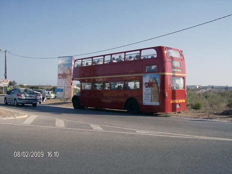 AUTOCARRO LONDRINO DA ROADSHOWBUS NO SUPER BOCK SURF FEST