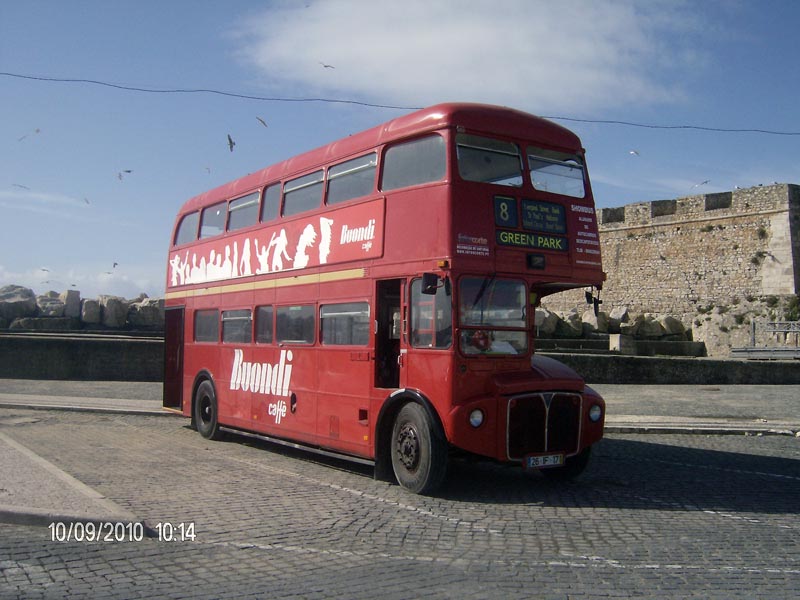 AUTOCARRO LONDRINO DA ROADSHOWBUS NA RIP CURL