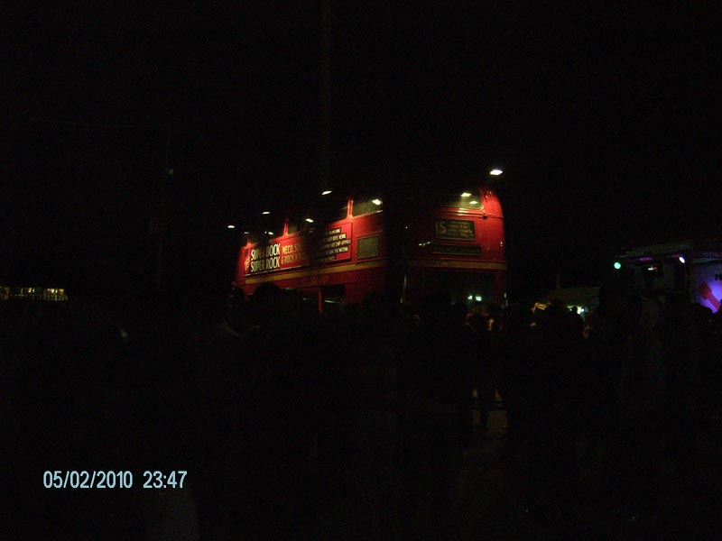 AUTOCARRO LONDRINO DA ROADSHOWBUS NA AREA VIP DA SUPER BOCK NO QUEIMODROMO ,QUEIMA DAS FITAS NO PORTO