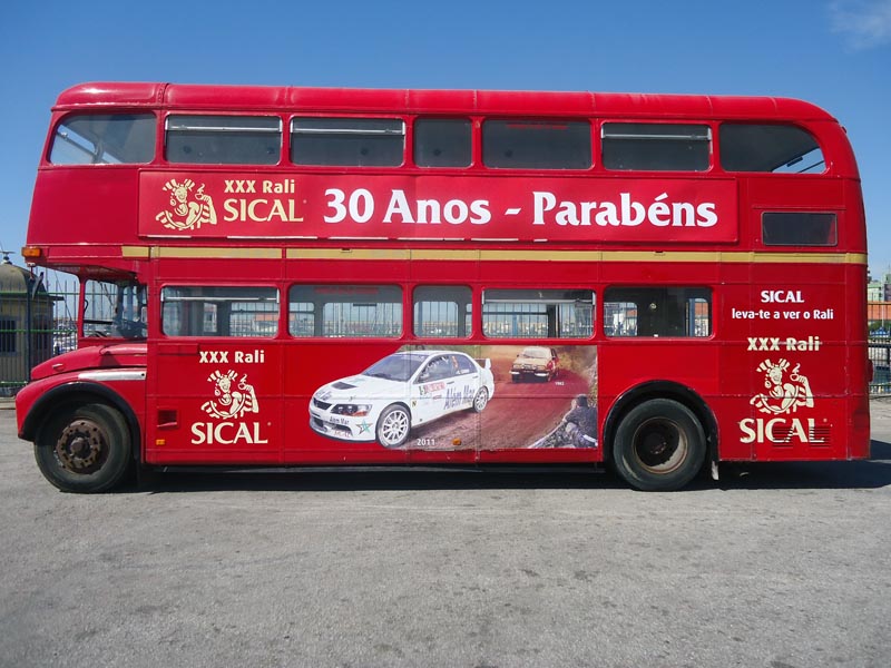 AUTOCARRO LONDRINO DA ROADSHOWBUS EM SERVIÇO DA SICAL , NA ILHA TERCEIRA , ANGRA DO HEROISMO NOS AÇORES.