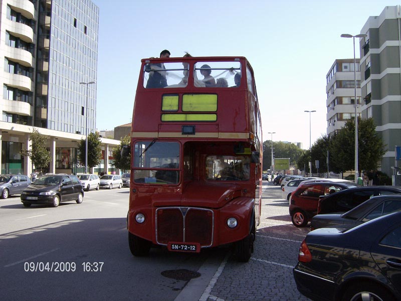 AUTOCARRO DESCAPOTAVEL DA ROADSHOWBUS