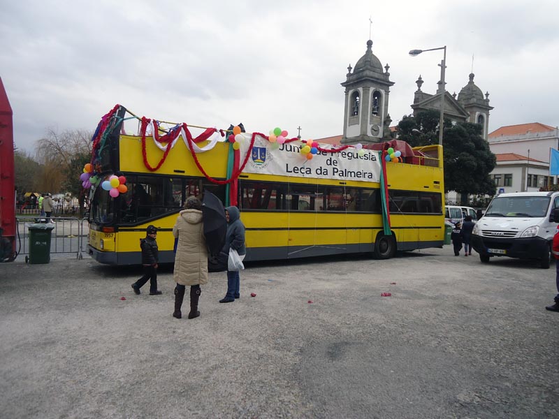 AUTOCARRO DESCAPOTAVEL DA ROADSHOWBUS NO CARNAVAL DE LEÇA DA PALMEIRA