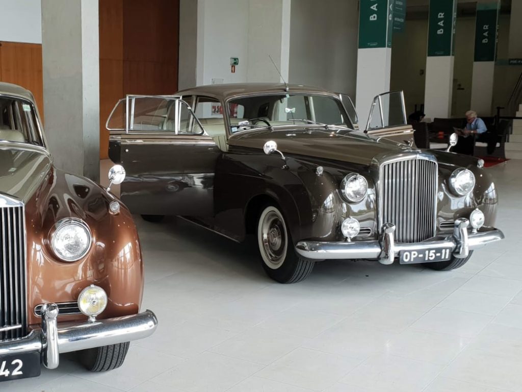 aluguer de automóveis clássicos para todo o tipo de eventos, casamentos ,comemorações etc ...